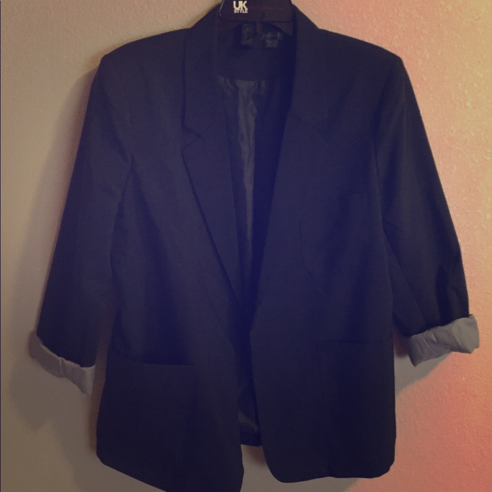Blazer 3/4 sleeves or roll all the way down
